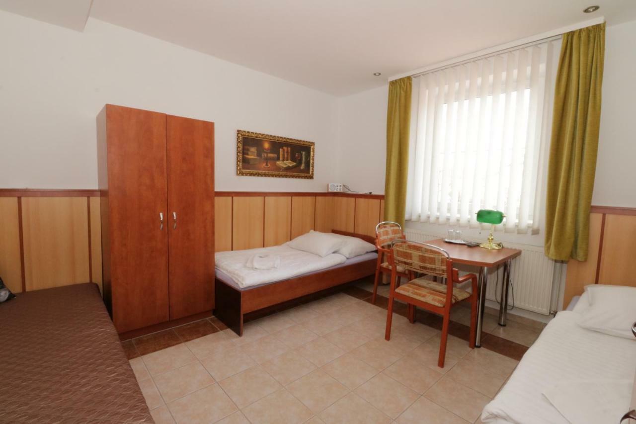 Hotel Penzion Hůrka Dolni Libchavy Exterior foto