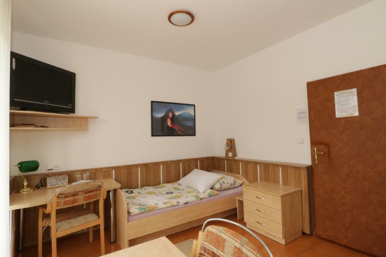 Hotel Penzion Hůrka Dolni Libchavy Exterior foto