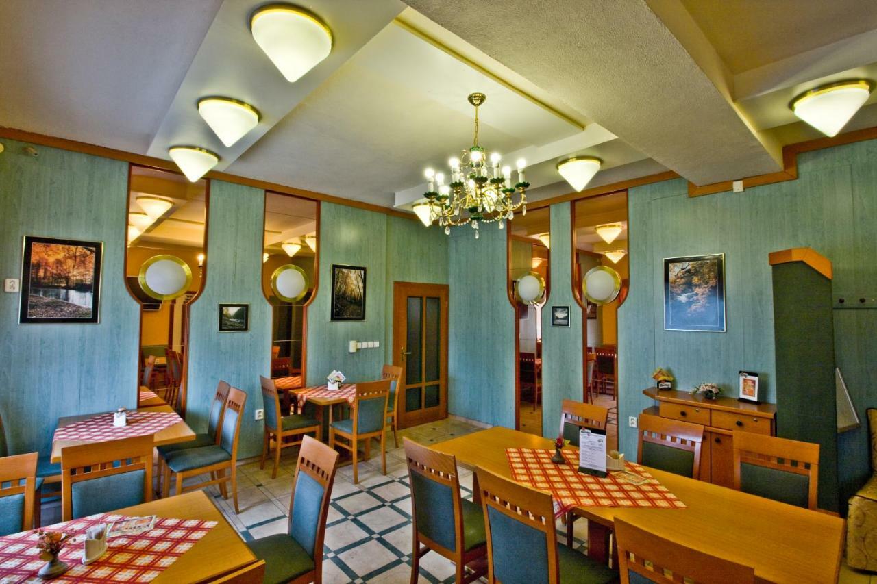 Hotel Penzion Hůrka Dolni Libchavy Exterior foto