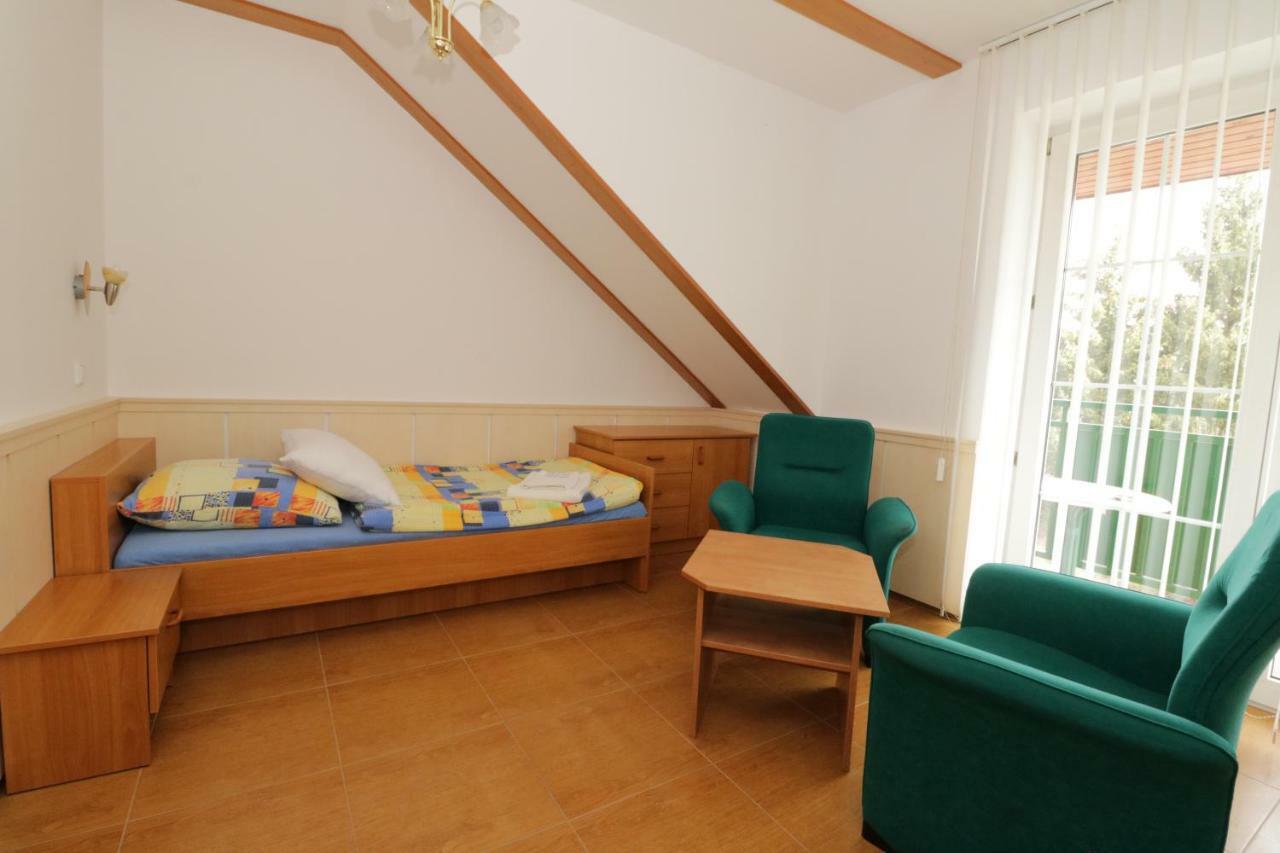 Hotel Penzion Hůrka Dolni Libchavy Exterior foto